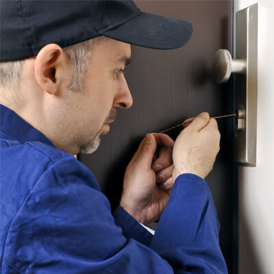 Locksmith on the job